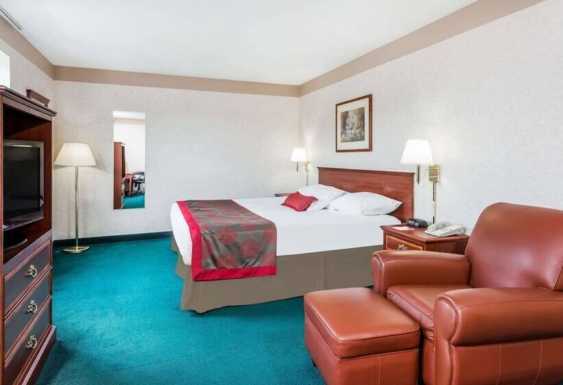 Люкс, Ramada By Wyndham Strasburg Dover