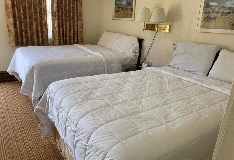 Номер Стандарт 2 Двуспальные Кровати, Red Carpet Inn  Gettysburg