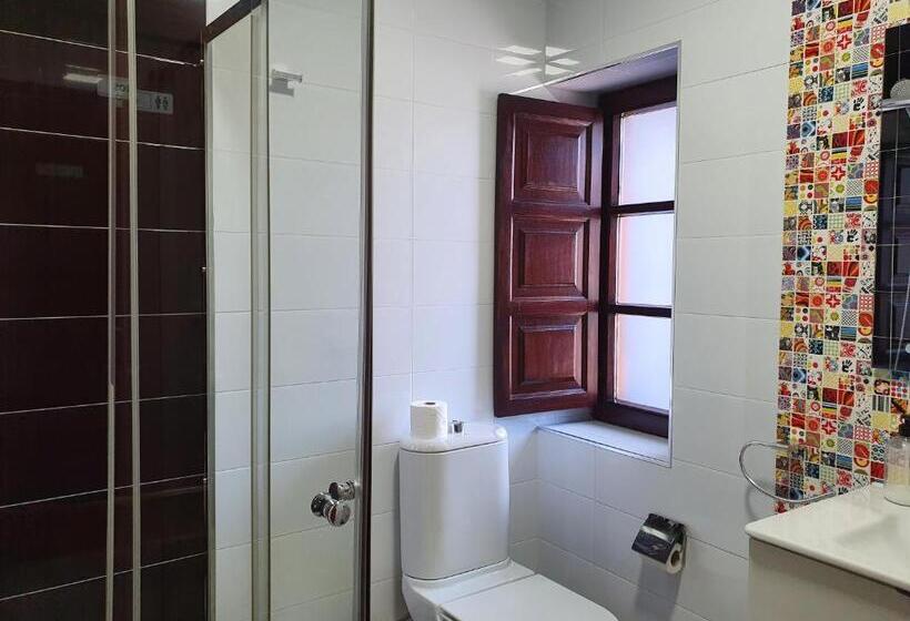 اتاق لوکس, Albergue Piedad