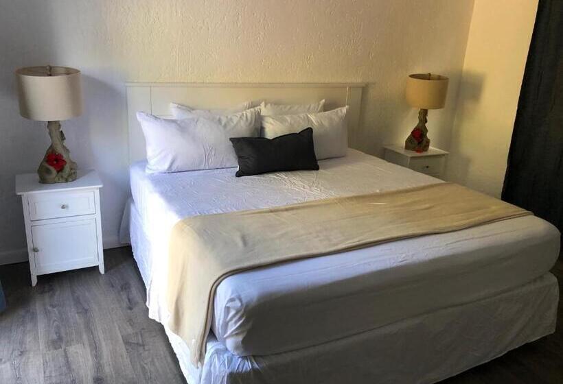 اتاق استاندارد با تخت بزرگ, The Sunset Cove And Rainbow Room