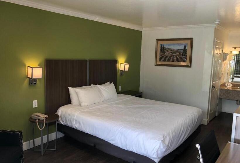 Номер Deluxe Кровать Кинг, Gilroy Inn