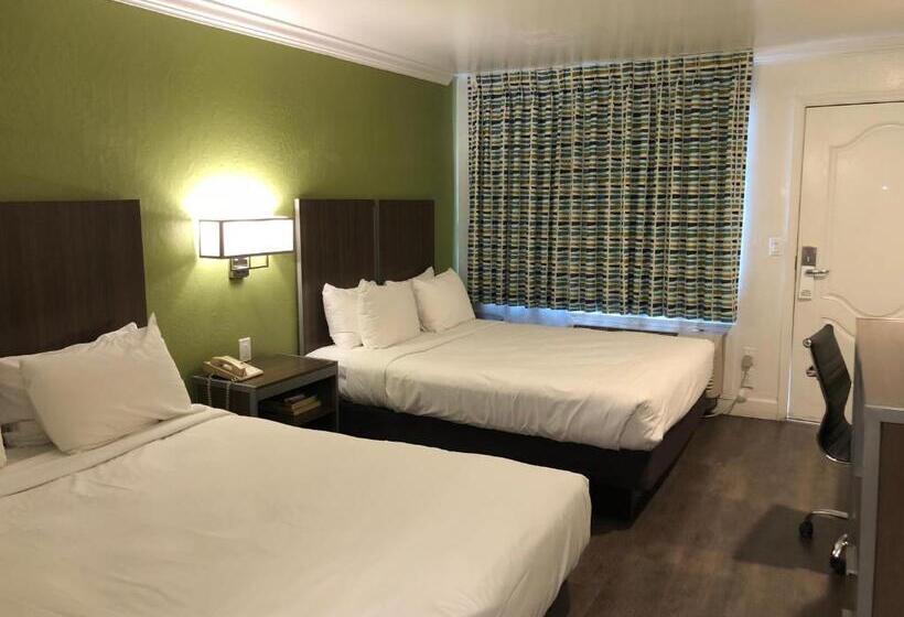 اتاق لوکس, Gilroy Inn