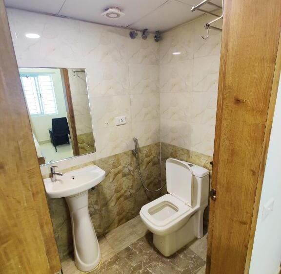 豪华房间, Airport City