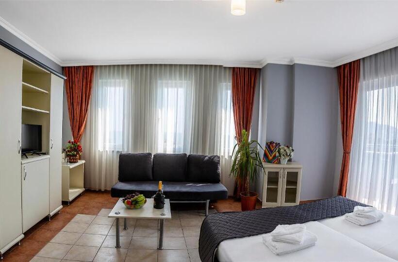 Suite Familiar, Grand Alisa Hotel – Ex.royalisa