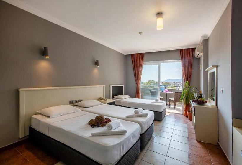 Habitación Estándar con Balcón, Grand Alisa Hotel – Ex.royalisa