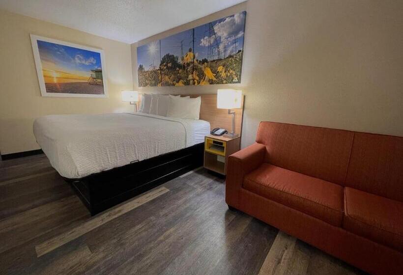 Стандартный Номер Кровать Кинг, Days Inn & Suites By Wyndham Kaukauna Wi