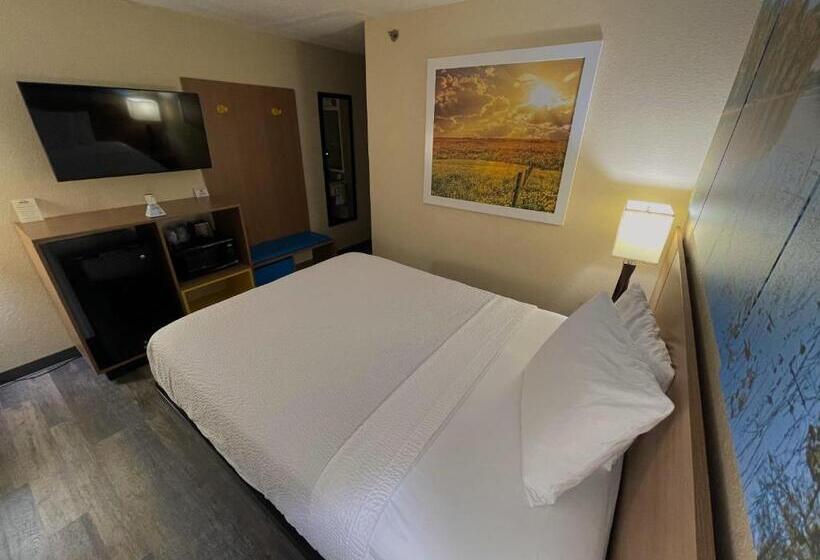 Номер Стандарт, Days Inn & Suites By Wyndham Kaukauna Wi