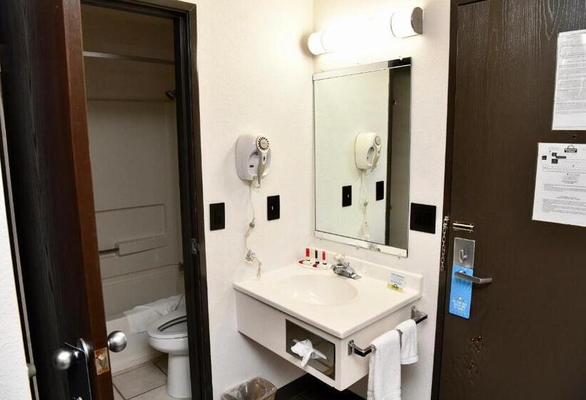 Номер Стандарт, Days Inn & Suites By Wyndham Kaukauna Wi