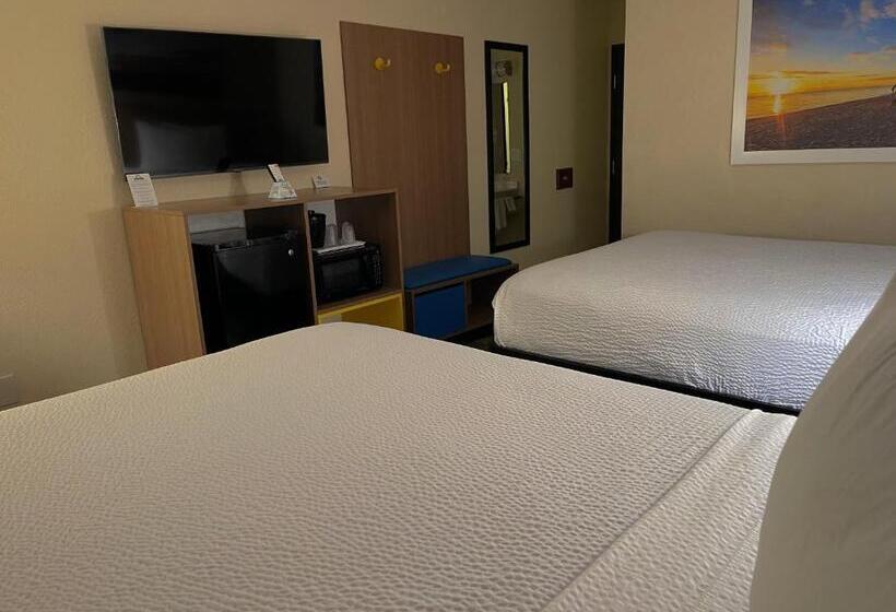 스탠다드 룸, Days Inn & Suites By Wyndham Kaukauna Wi