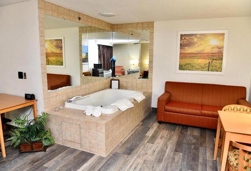 스위트 킹사이즈 침대, Days Inn & Suites By Wyndham Kaukauna Wi