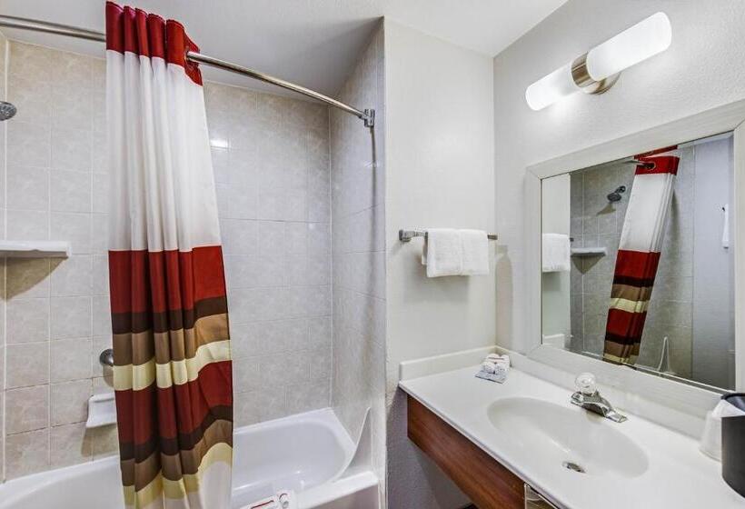 Номер Superior Кровать Кинг, Ramada By Wyndham Medford Airport North