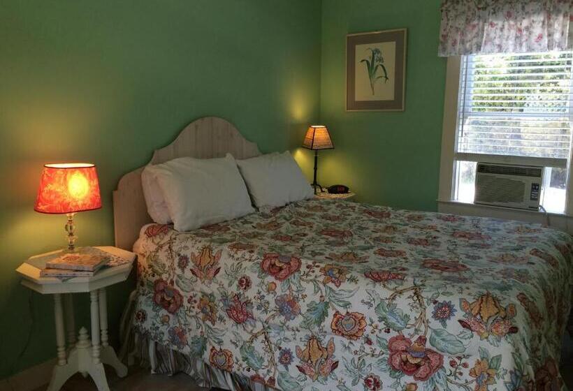 Номер Deluxe, Secret Garden Inn & Cottages