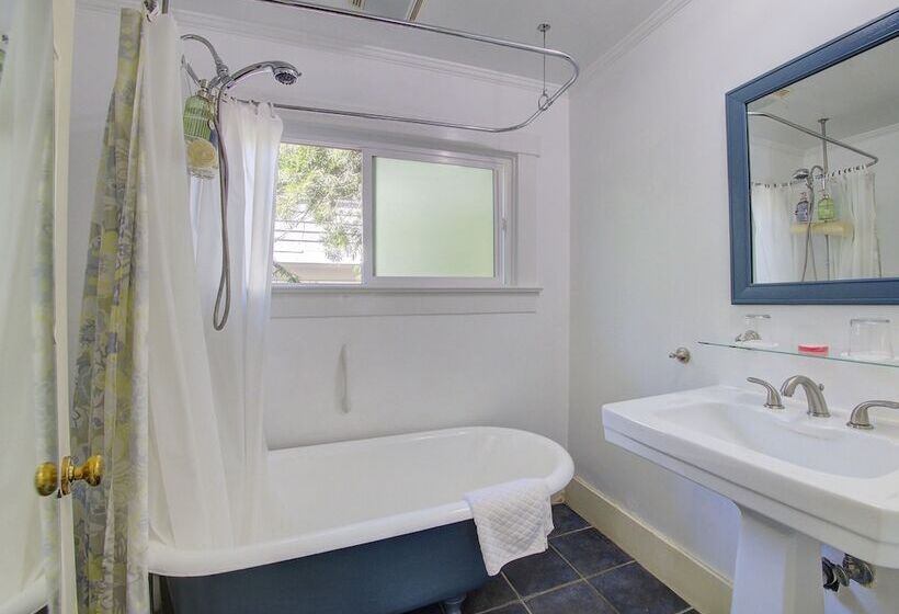 Номер Стандарт, Secret Garden Inn & Cottages