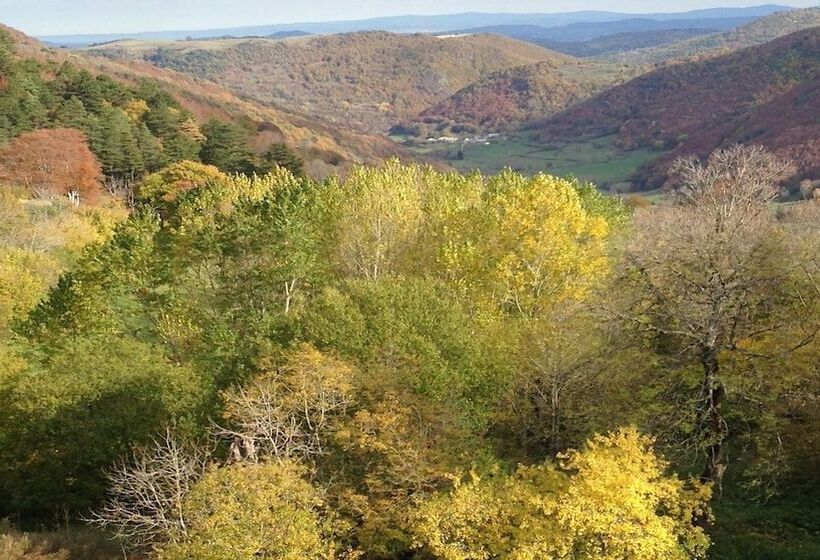 سوییت خانوادگی, Datcha Anastasia