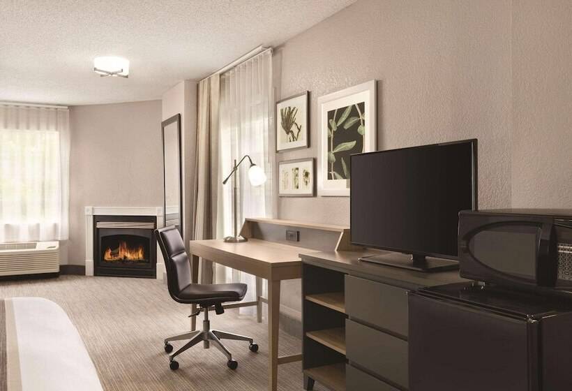 带阳台精选间, Country Inn & Suites By Radisson, Pigeon Forge South, Tn