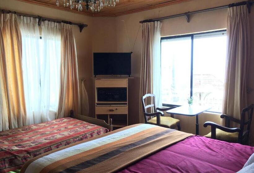 Трехместный Номер Deluxe Вид на Море, Hostal La Casa Barco