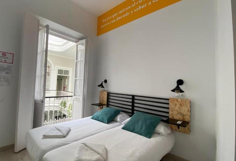 اتاق اکونومی, Planeta Cadiz Hostel