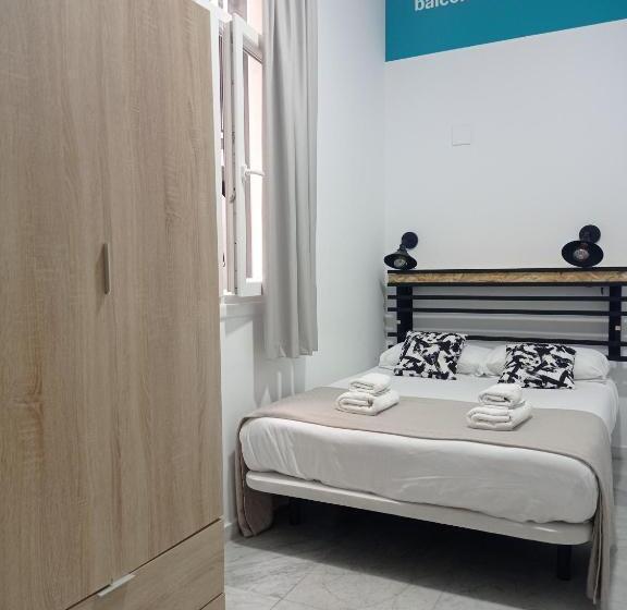 اتاق اکونومی, Planeta Cadiz Hostel