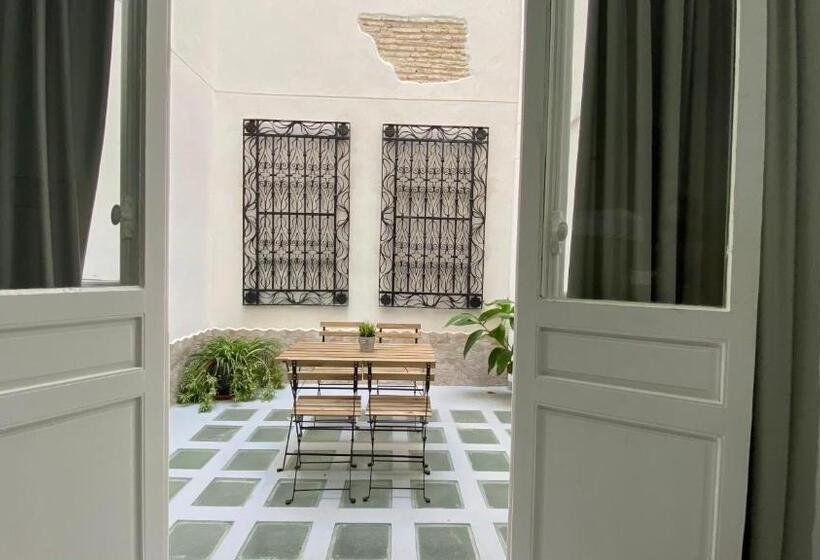 اتاق خانوادگی, Planeta Cadiz Hostel