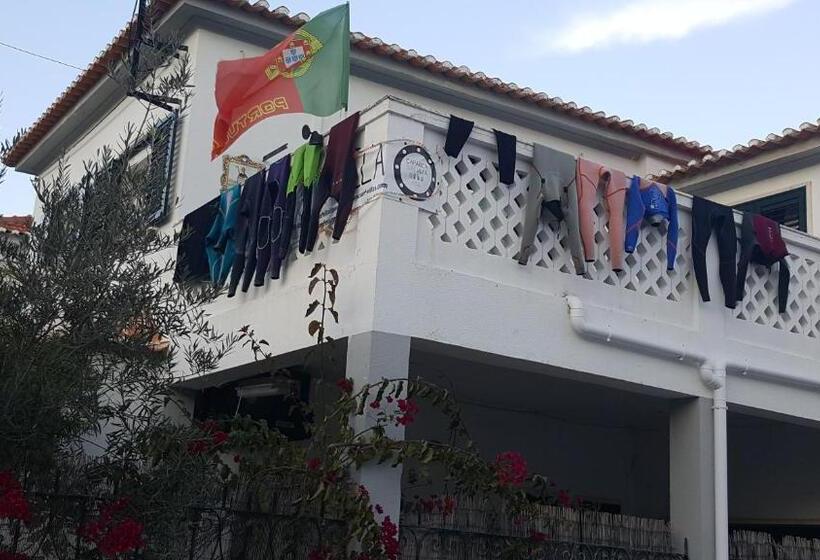 تختخواب در اتاق مشترک, Caparica Surf Villa