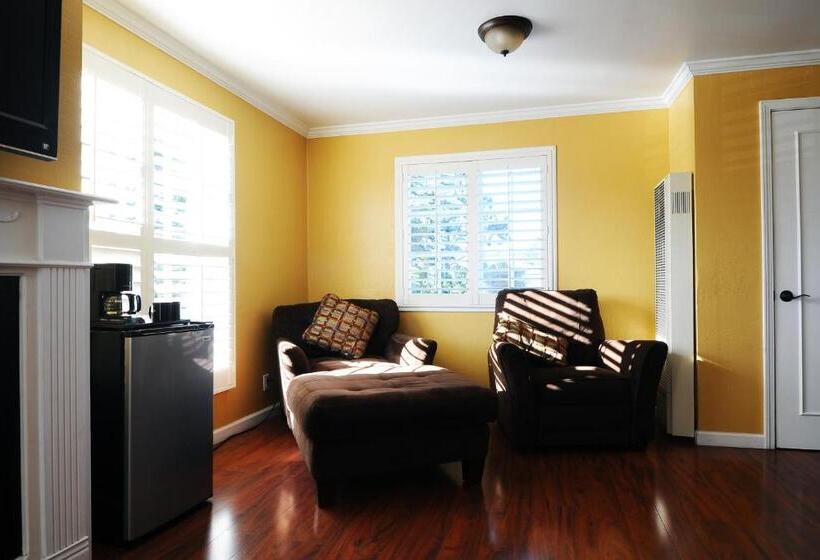 스위트 킹사이즈 침대, Sunset Inn Pacific Grove