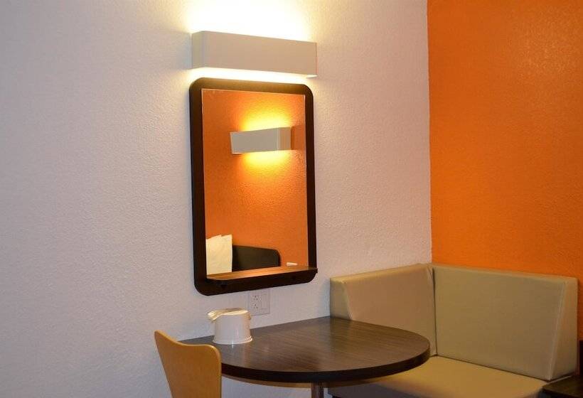 디럭스 룸, Motel 6 Kingsland Kings Bay Naval