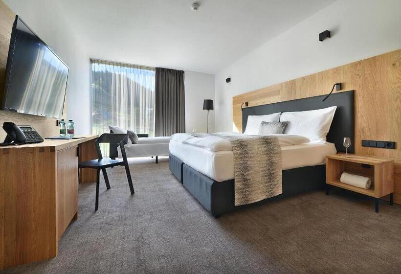 Трехместный Номер Superior, Grand Hotel Hradec