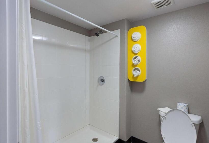스탠다드 룸 킹사이즈 침대, Motel 6show Low, Az