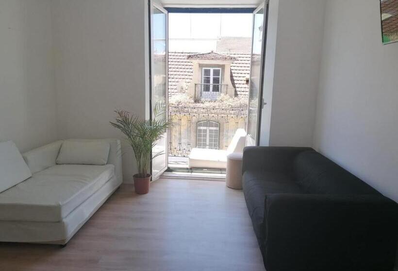 استودیوی استاندارد, Chiado Open World Hostel