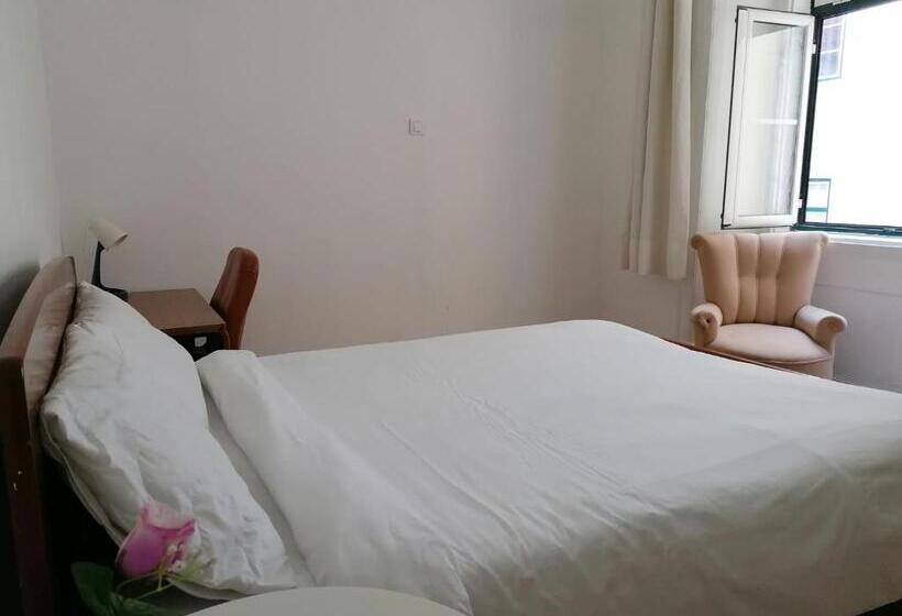 اتاق استاندارد, Chiado Open World Hostel