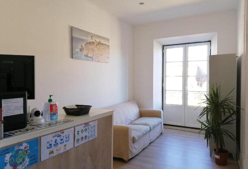 اتاق استاندارد, Chiado Open World Hostel