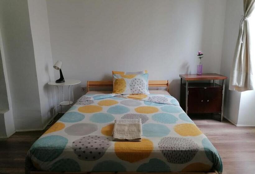 استودیوی استاندارد, Chiado Open World Hostel