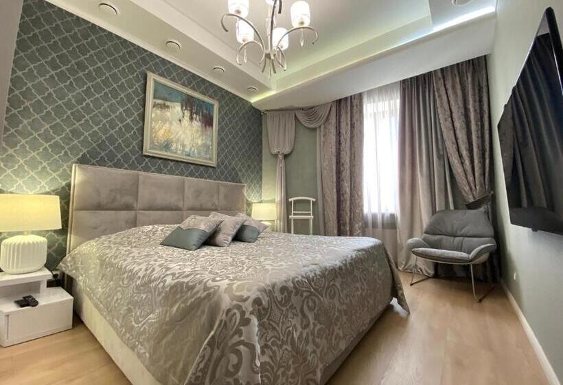 스위트, Mandarin Clubhouse