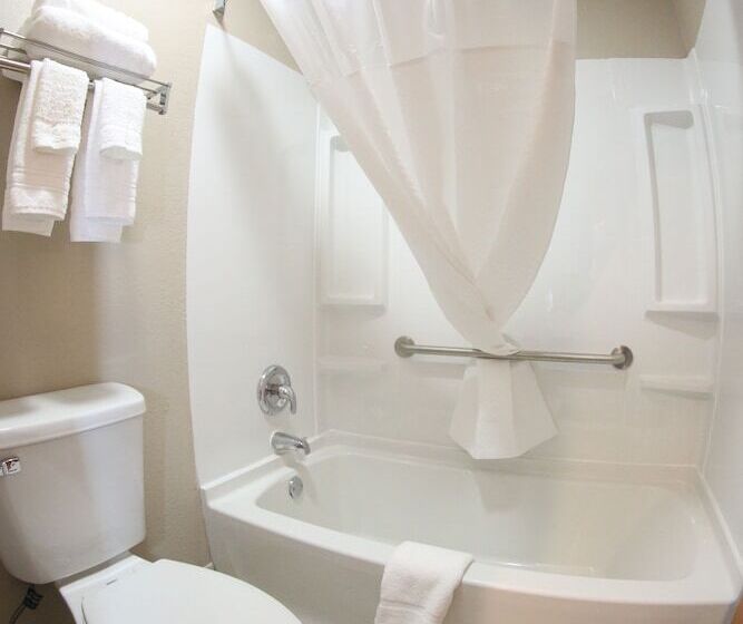 Люкс Повышенной Комфортности, Super 8 By Wyndham Portsmouth