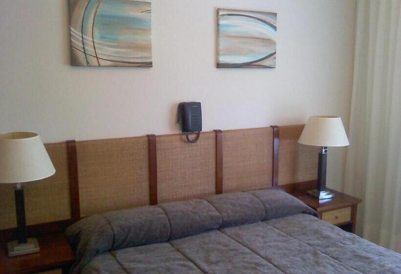 스탠다드 룸, Ayres Del Este