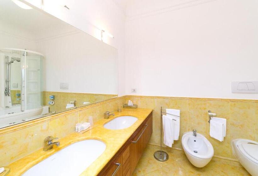 سوئیت با بالکن, Villa Eliana