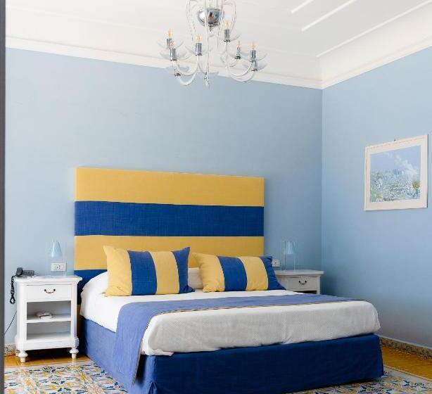 سوئیت جونیور با چشم‌انداز باغ, Villa Eliana