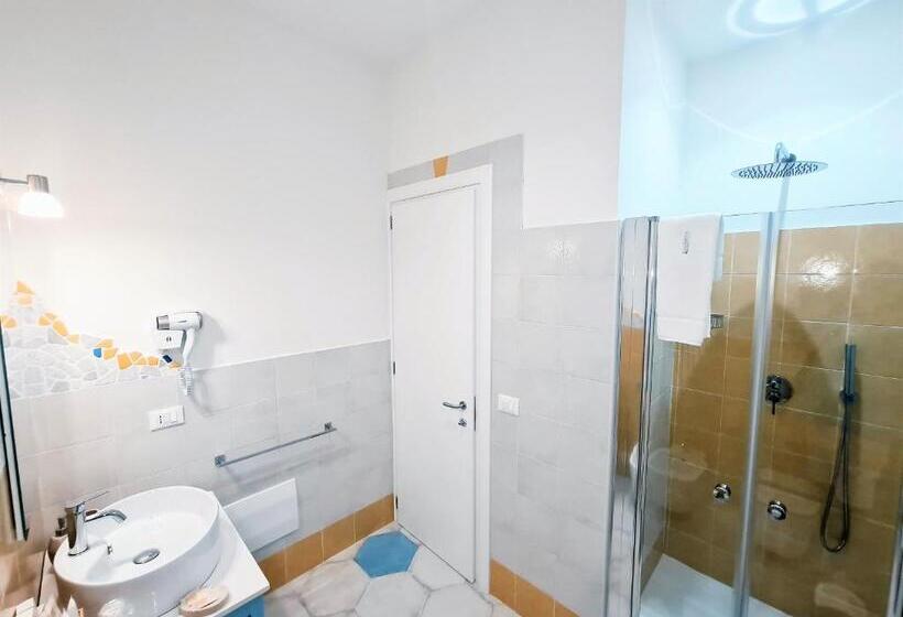 Номер Стандарт Трехместный, Kalinifta Rooms Apartment