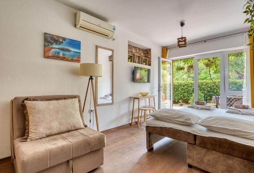 استودیو استاندارد با چشم‌انداز باغ, Baka Zlata Apartments