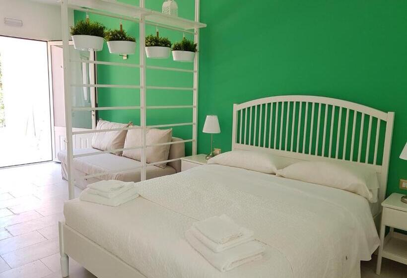 Студио Стандарт с Террасой, Resort Villa Isola B&b