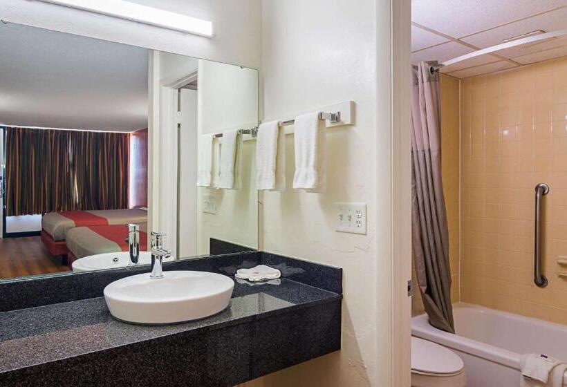 Номер Deluxe, Motel 6 Cleveland, Tn