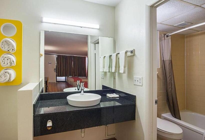 Номер Deluxe Кровать Кинг, Motel 6 Cleveland, Tn