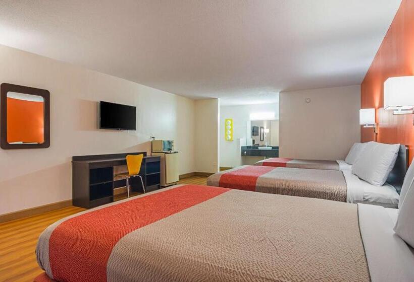 Четырехместный Номер Deluxe, Motel 6 Cleveland, Tn