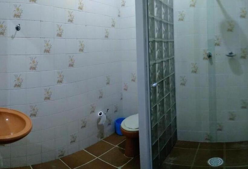 חדר בסיסי, Casa Da Edna
