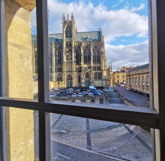 اتاق استاندارد, De La Cathedrale Metz