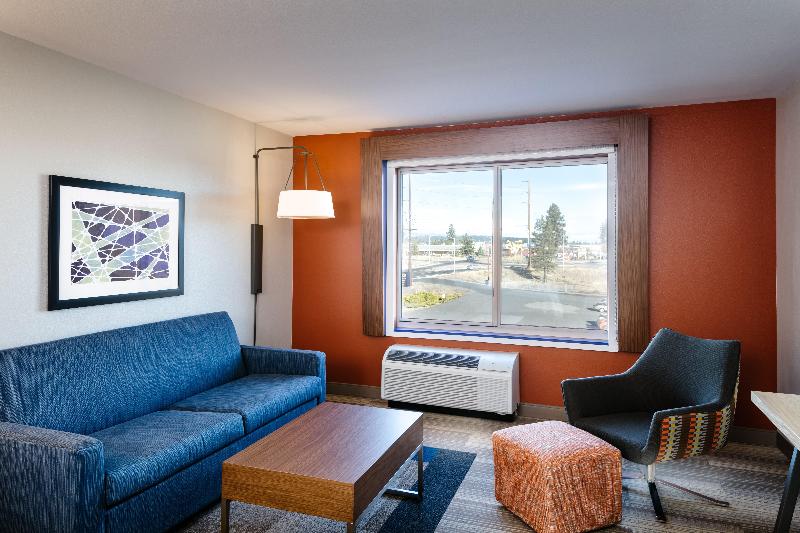 带大床的套房, Holiday Inn Express & Suites   Bend South, An Ihg