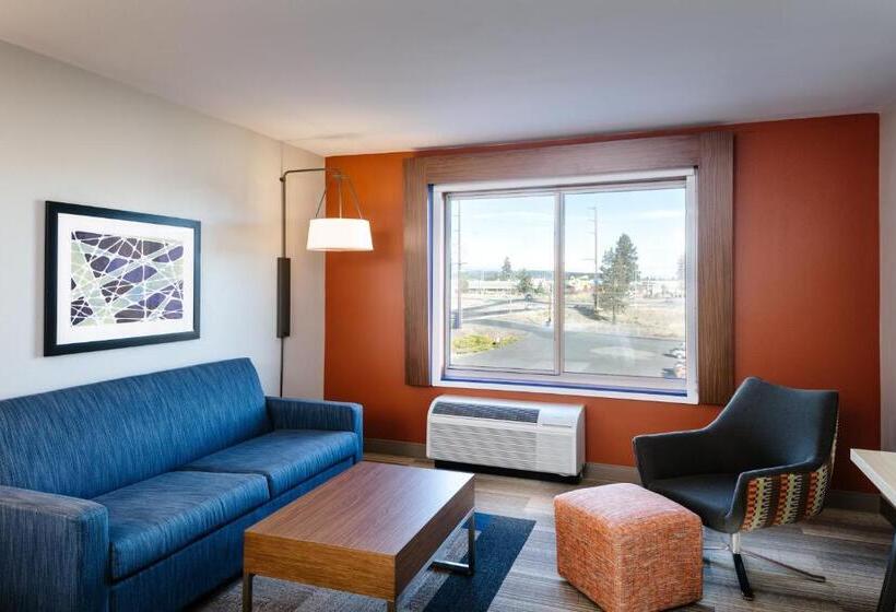 带大床的套房, Holiday Inn Express & Suites   Bend South, An Ihg