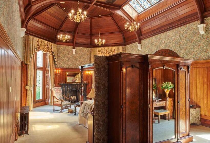 Superior Suite, Pale Hall