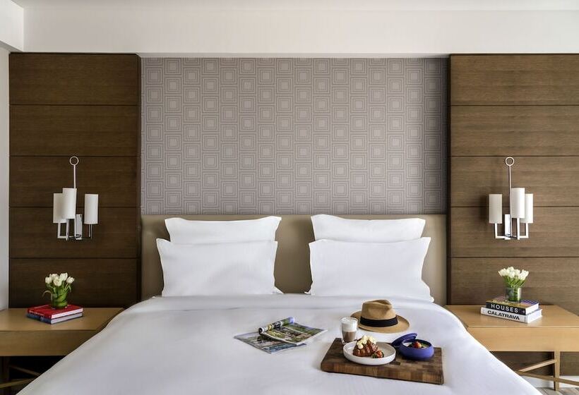 带大床的豪华间, Pullman Doha West Bay