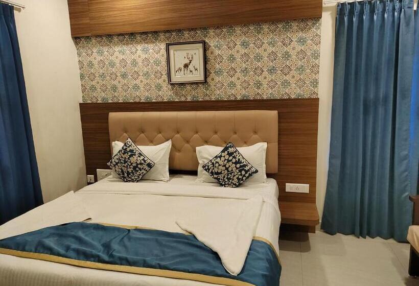 חדר סופריור עם מיטת קינג, Sma Grand Inn, Triplicane